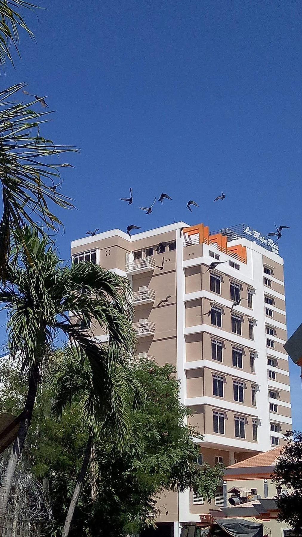 La Maja Rica Hotel Tarlac City Екстериор снимка