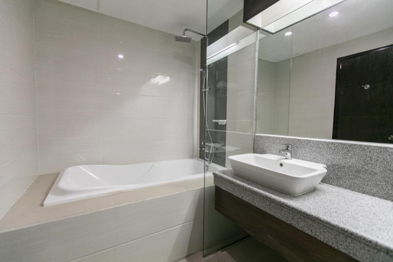 La Maja Rica Hotel Tarlac City Екстериор снимка
