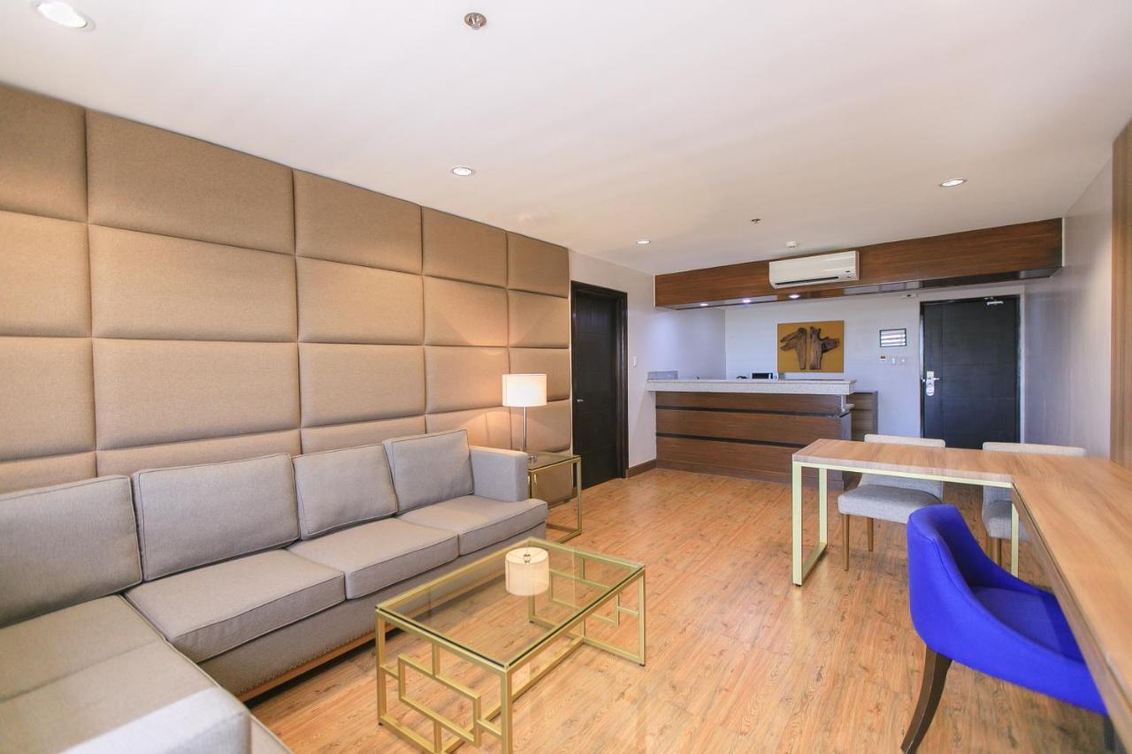La Maja Rica Hotel Tarlac City Екстериор снимка