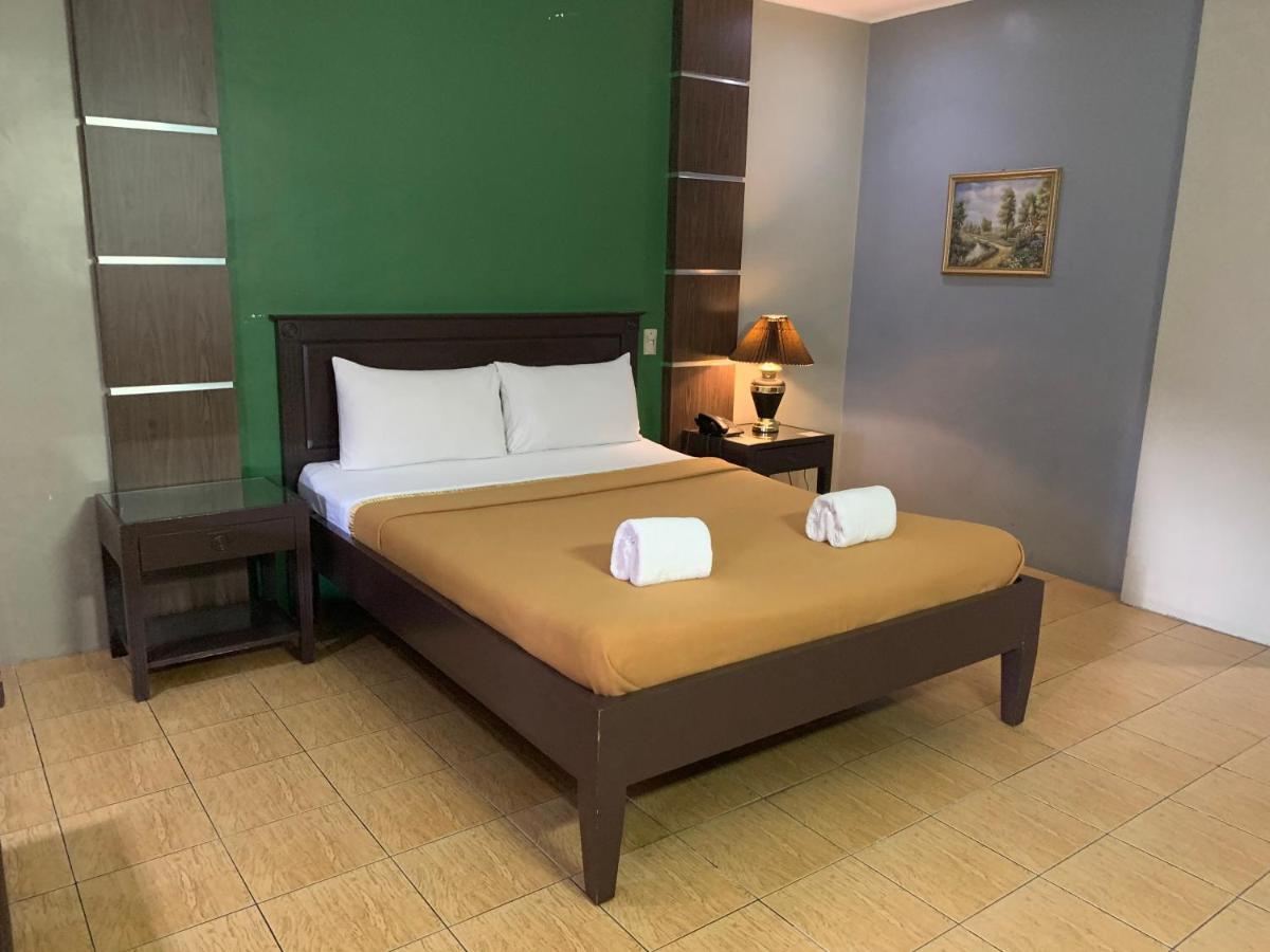 La Maja Rica Hotel Tarlac City Екстериор снимка